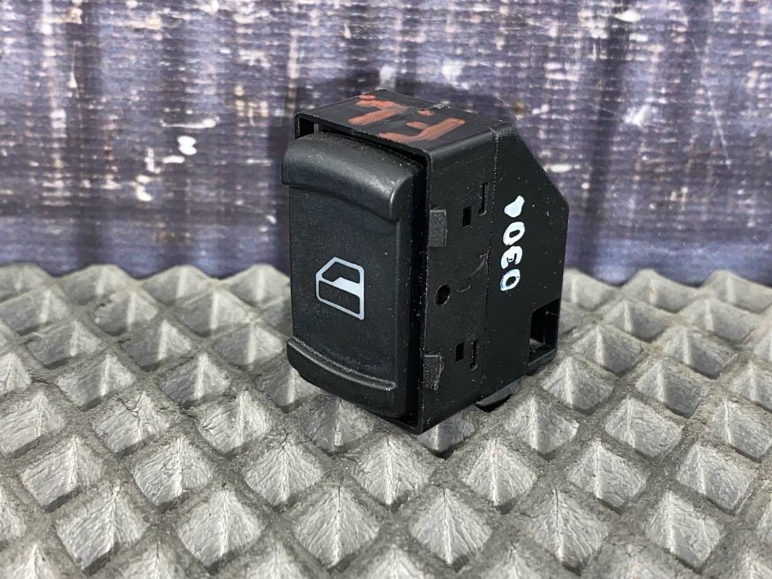 Кнопка стеклоподъемника, 282 рублей, Красноярск