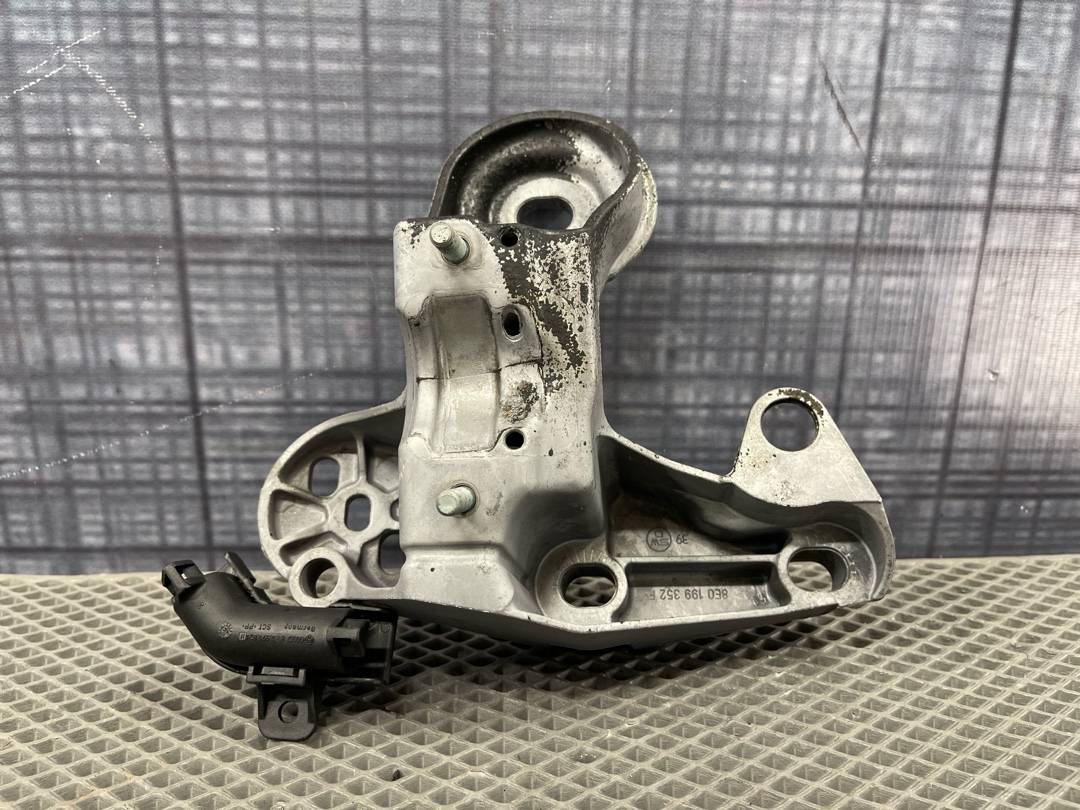 Кронштейн двигателя, 666 рублей, Красноярск