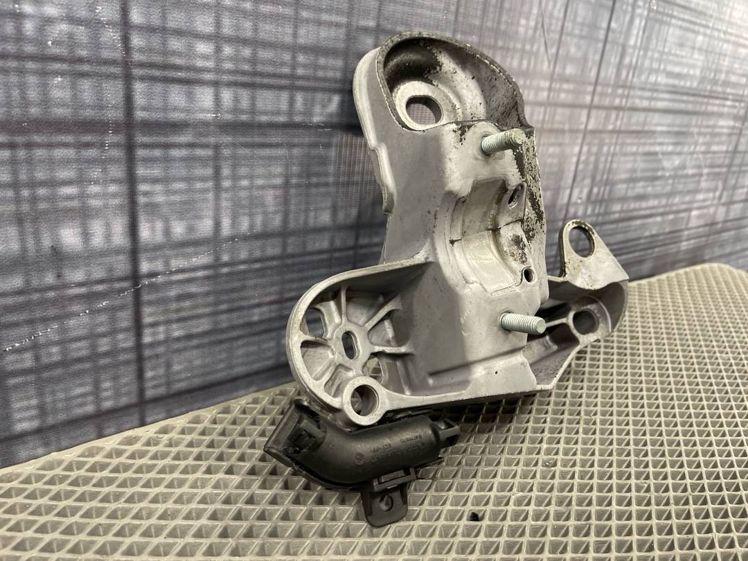 Кронштейн двигателя, 666 рублей, Красноярск