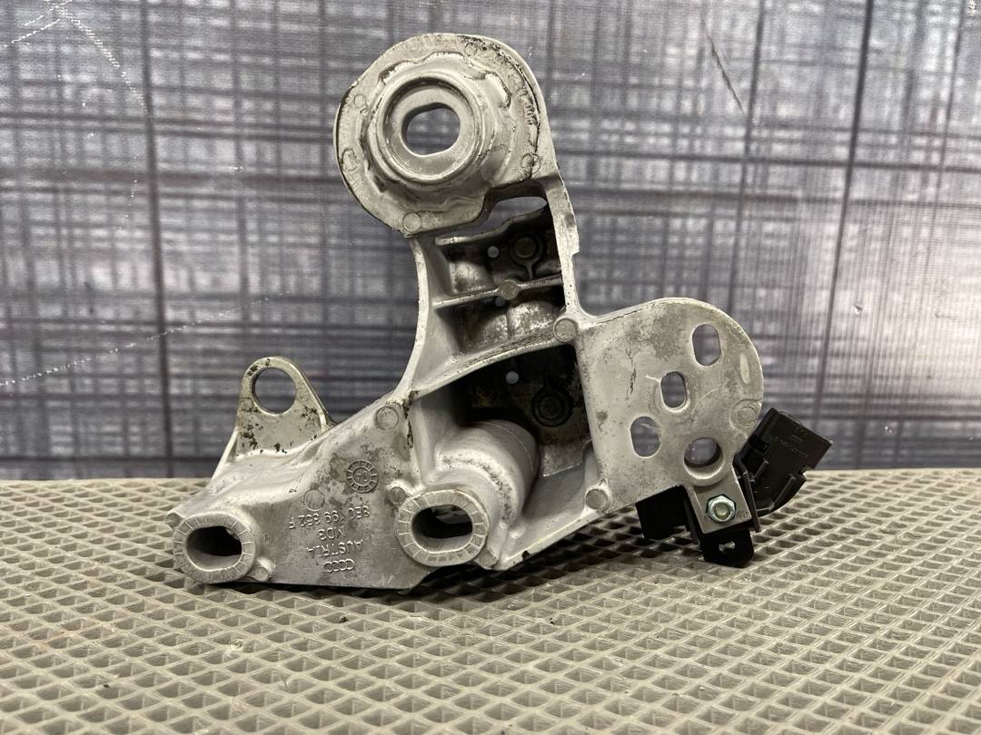 Кронштейн двигателя, 666 рублей, Красноярск