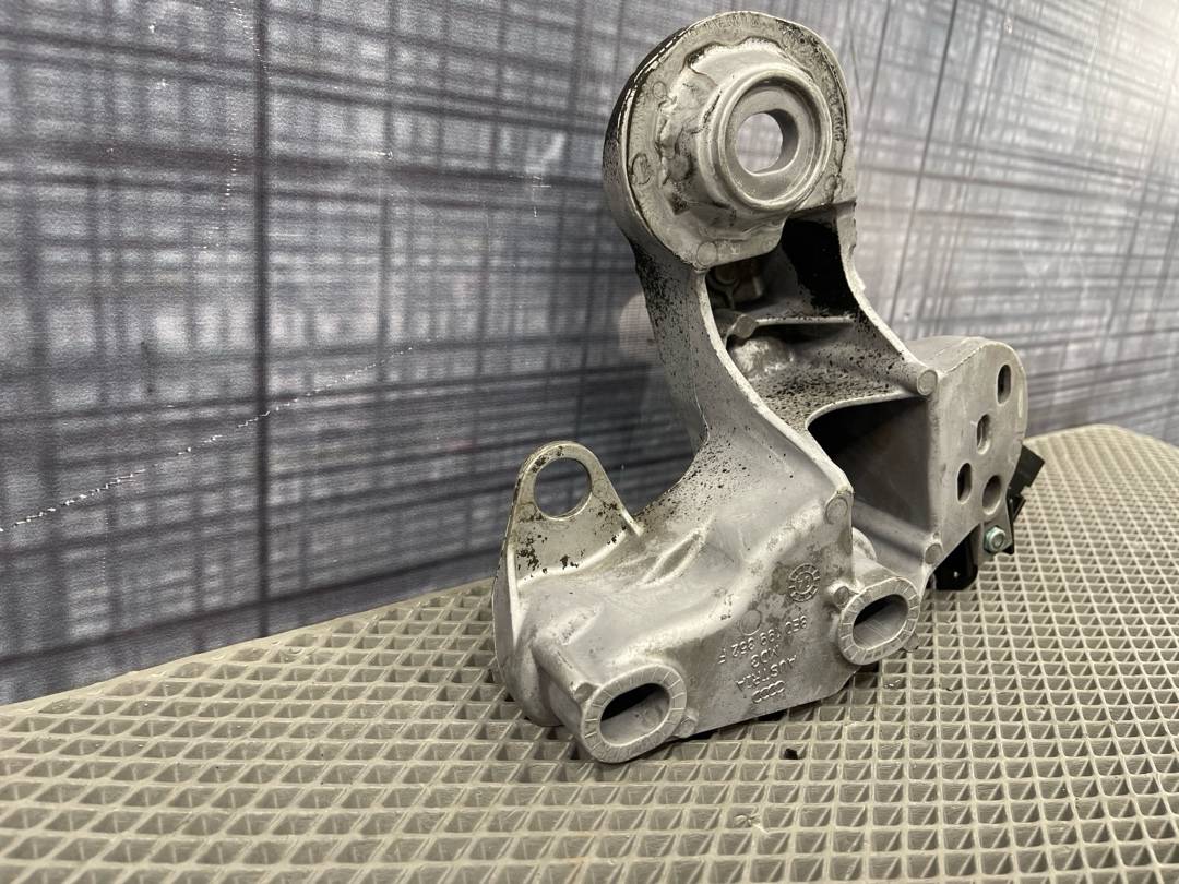 Кронштейн двигателя, 666 рублей, Красноярск