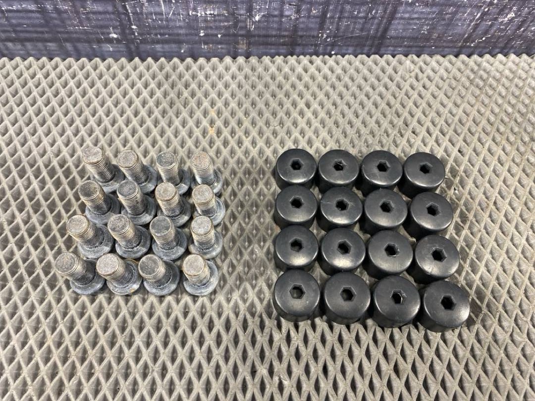 Комплект колесных болтов, 1512 рублей, Красноярск