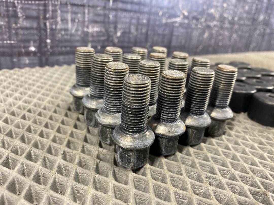 Комплект колесных болтов, 1512 рублей, Красноярск