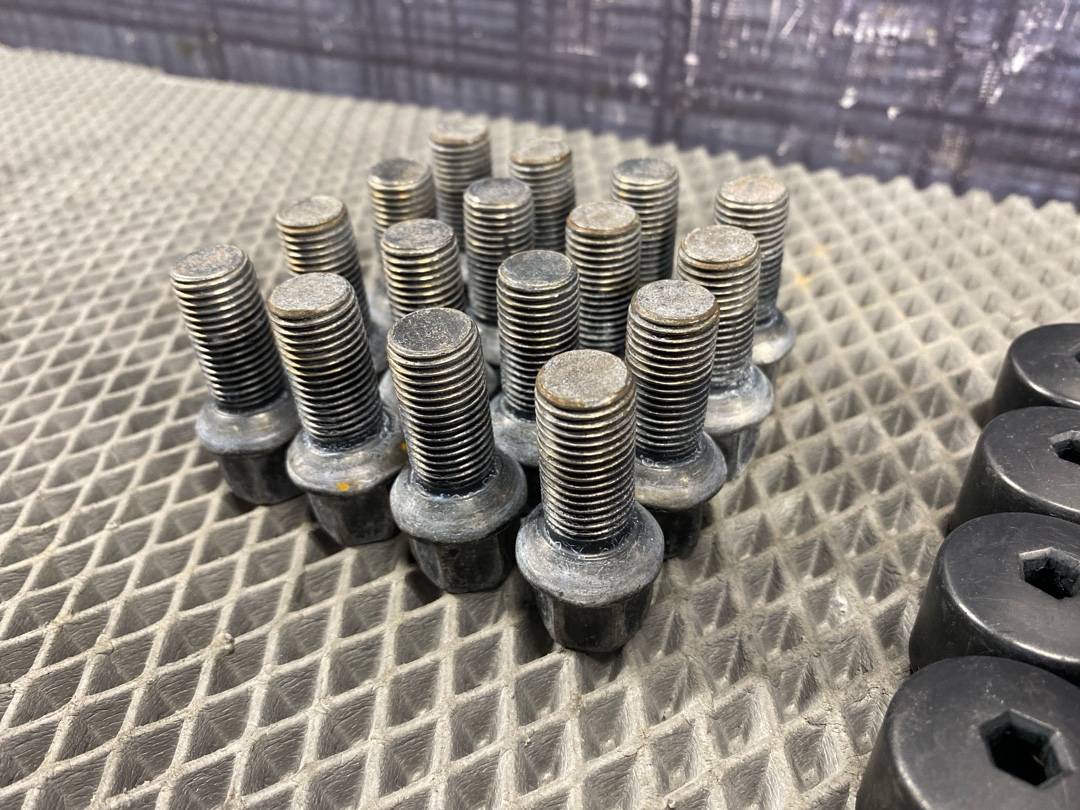 Комплект колесных болтов, 1512 рублей, Красноярск