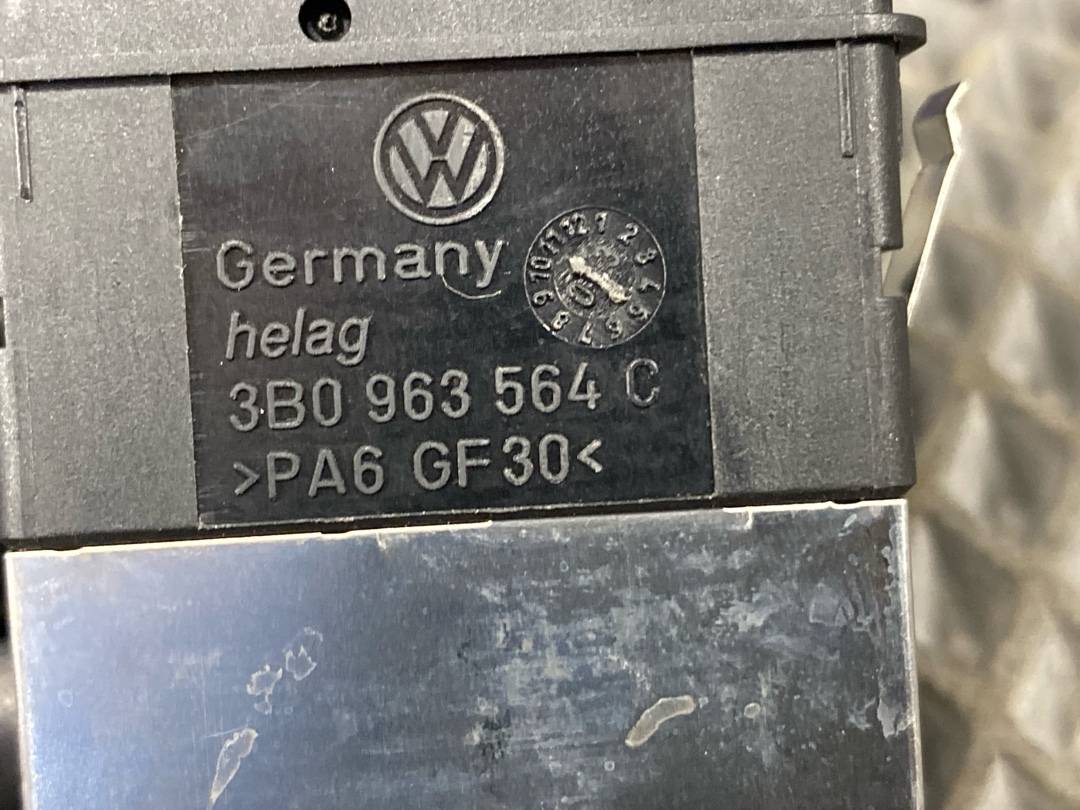 Кнопка подогрева сиденья, 726 рублей, Красноярск