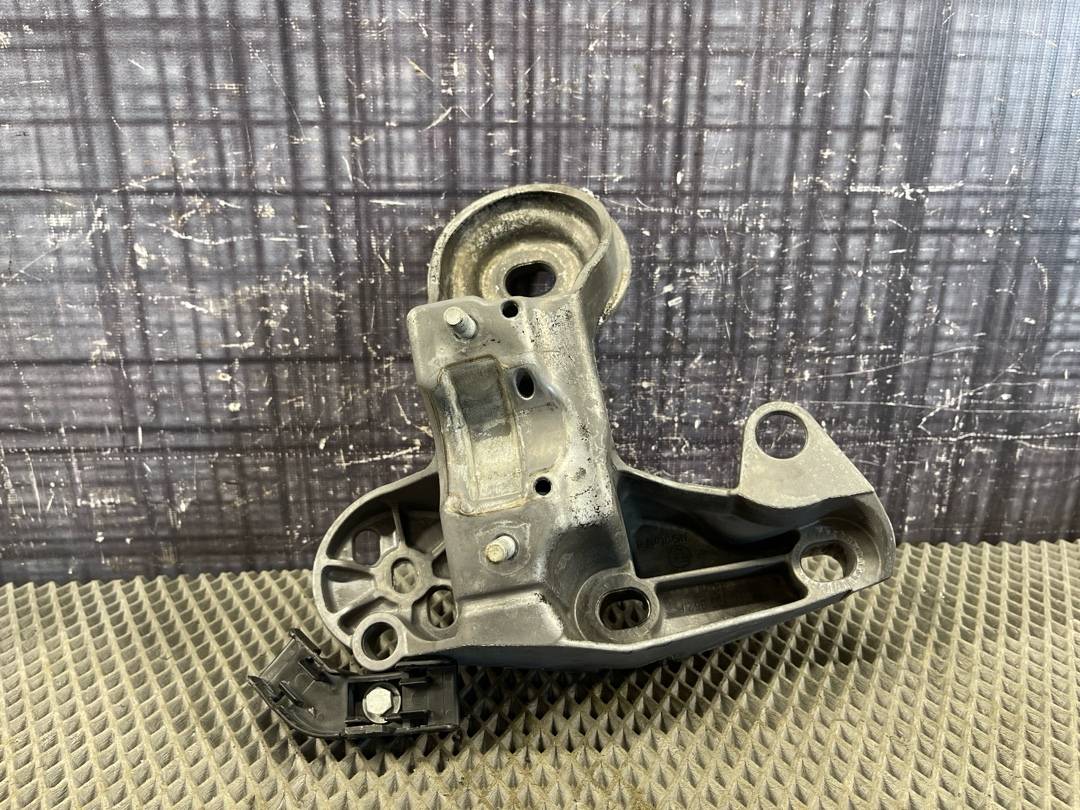 Кронштейн двигателя, 944 рублей, Красноярск