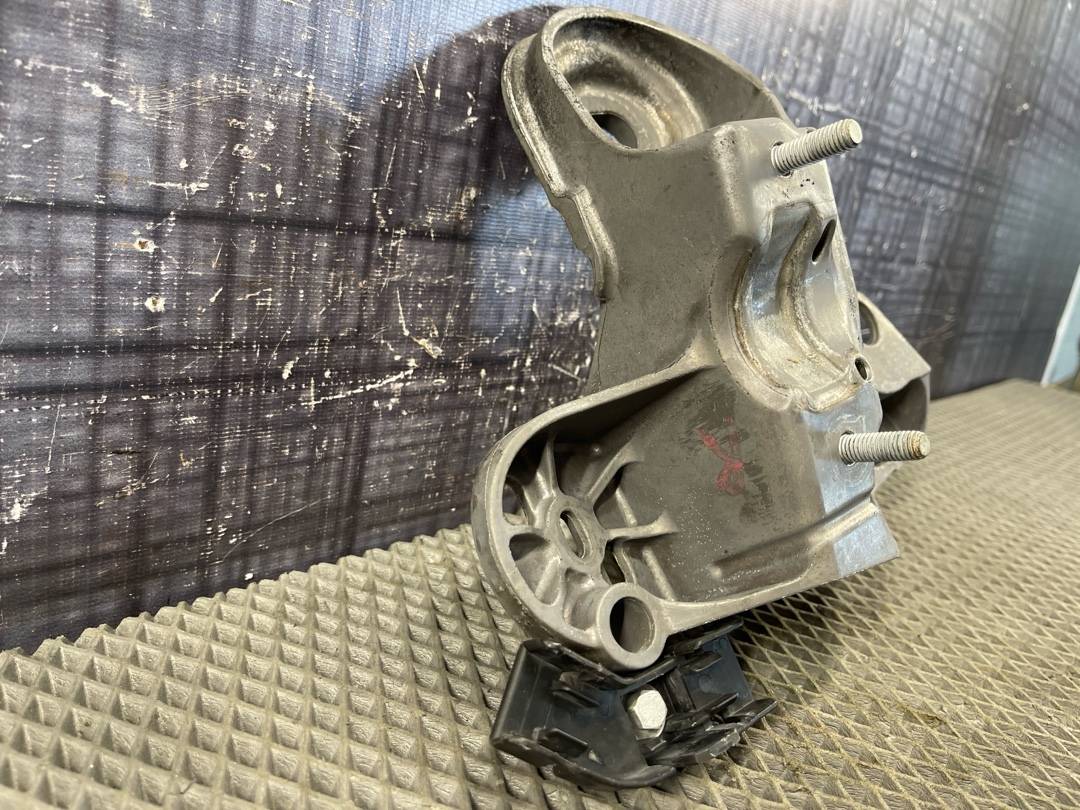 Кронштейн двигателя, 944 рублей, Красноярск