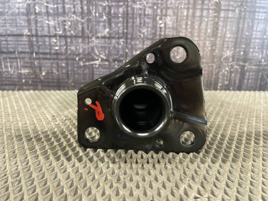 Кронштейн усилителя бампера, 1386 рублей, Красноярск