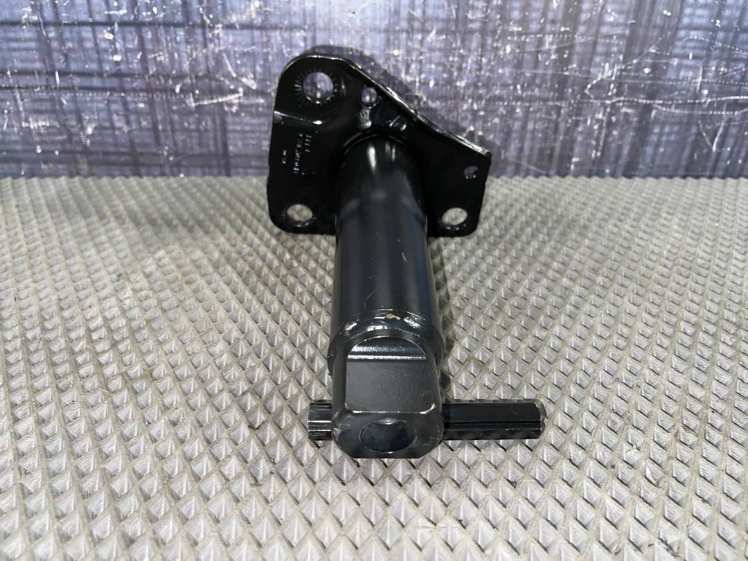 Кронштейн усилителя бампера, 1386 рублей, Красноярск