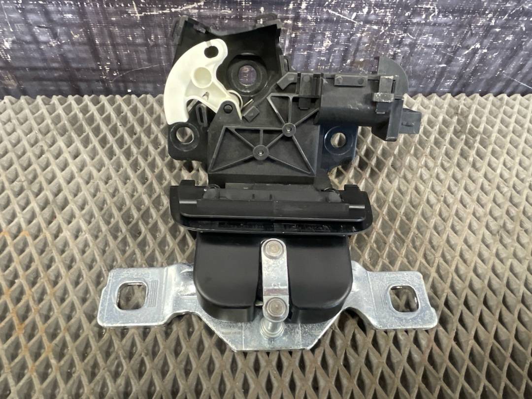 Замок крышки багажника, 3128 рублей, Красноярск