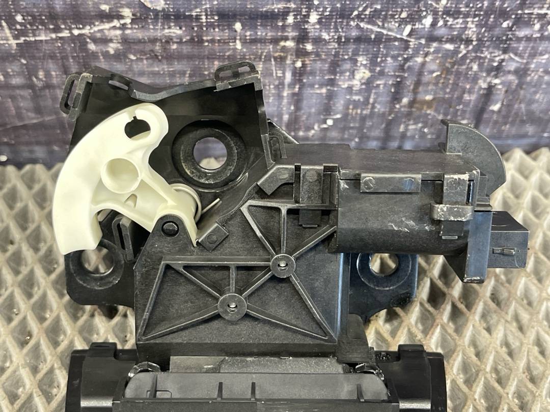 Замок крышки багажника, 3128 рублей, Красноярск