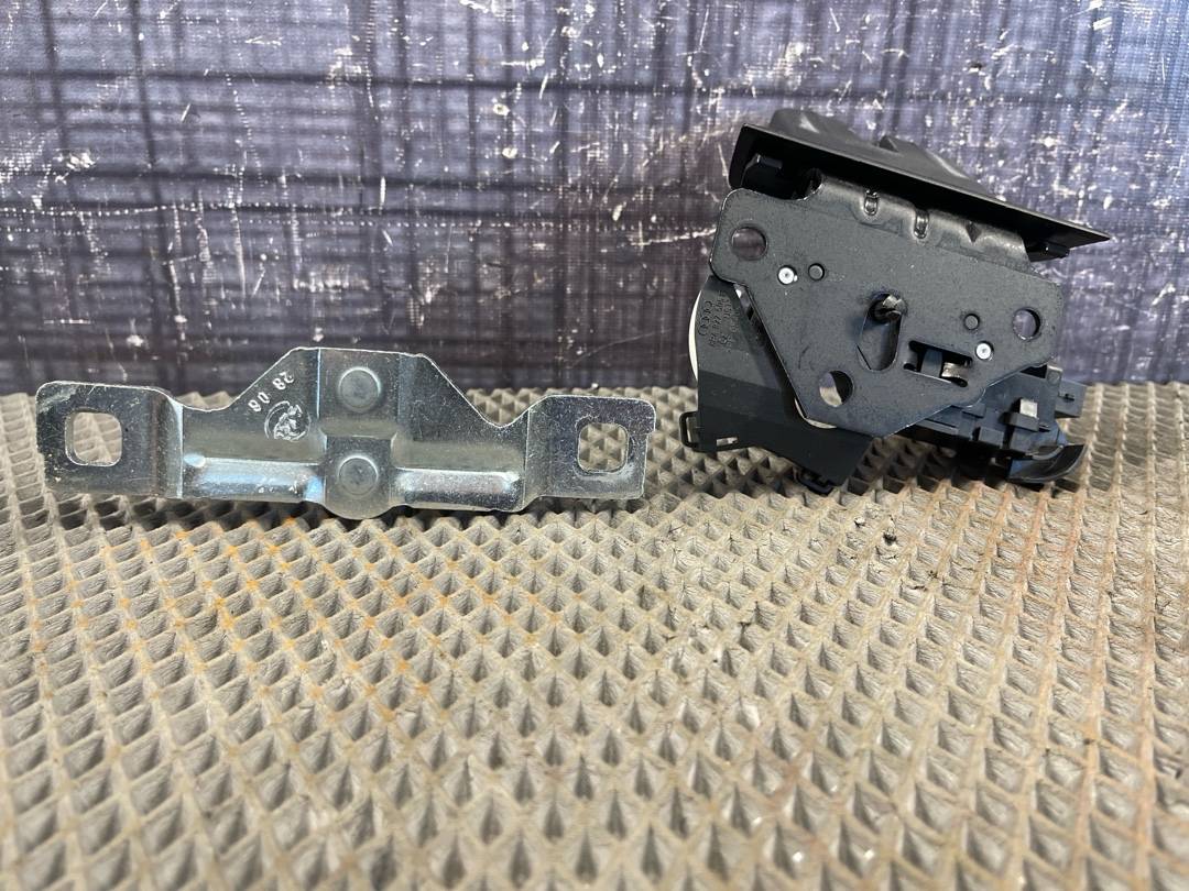 Замок крышки багажника, 3128 рублей, Красноярск