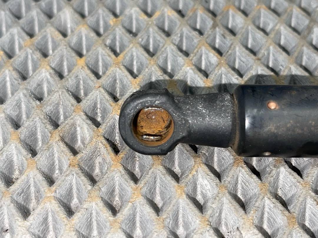 Амортизатор багажника, 553 рублей, Красноярск