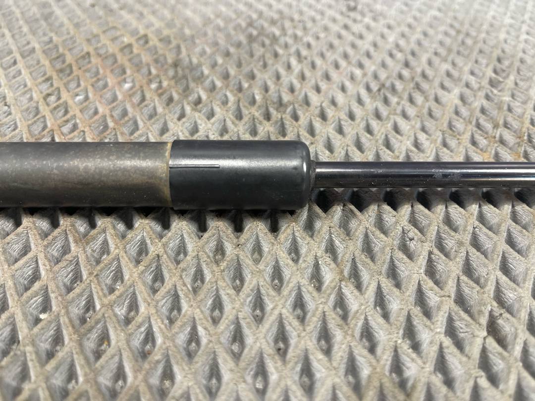 Амортизатор багажника, 553 рублей, Красноярск