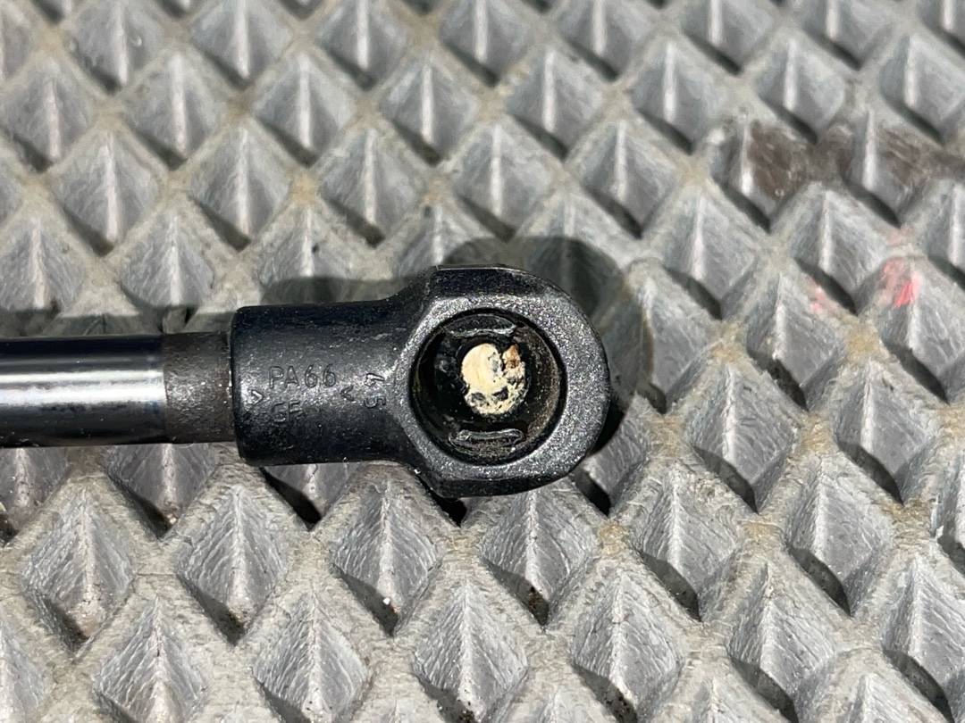 Амортизатор багажника, 553 рублей, Красноярск