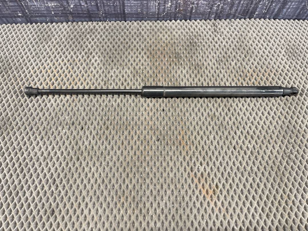 Амортизатор багажника, 553 рублей, Красноярск