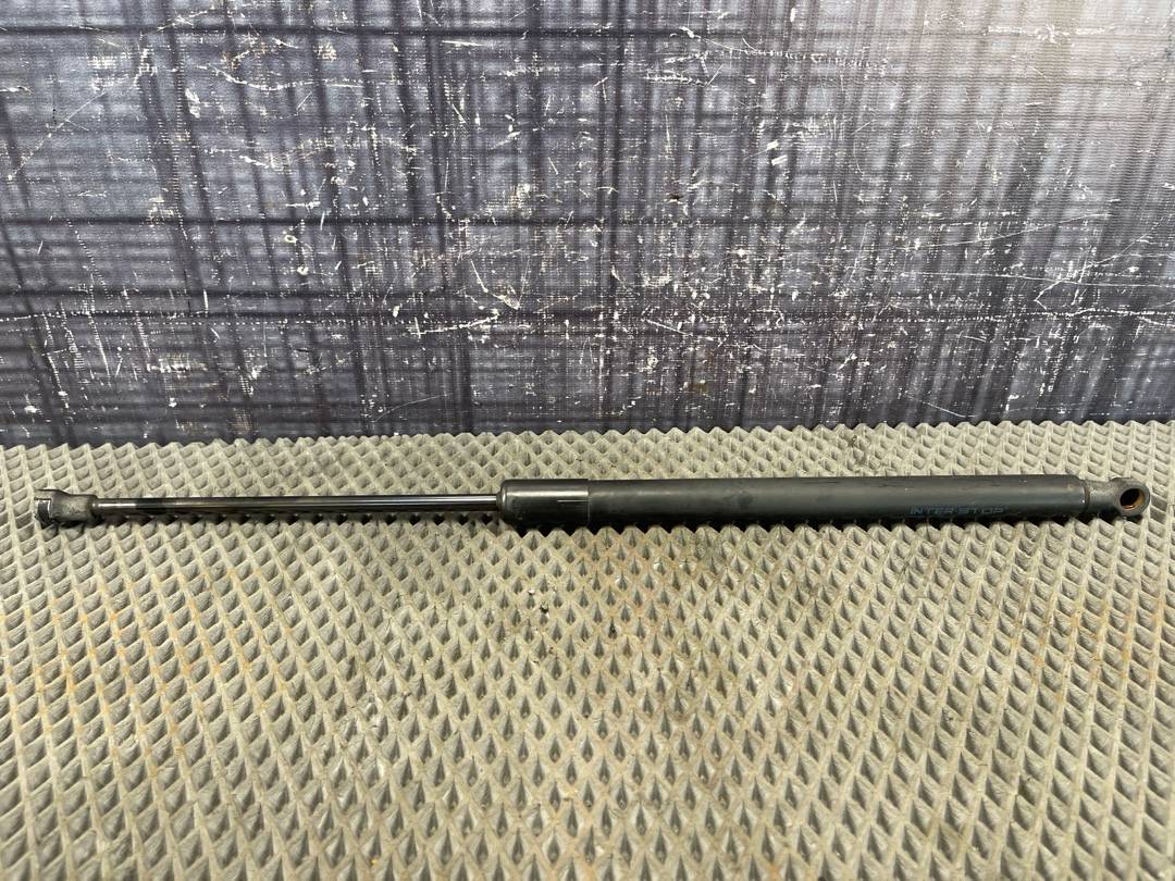 Амортизатор багажника, 553 рублей, Красноярск