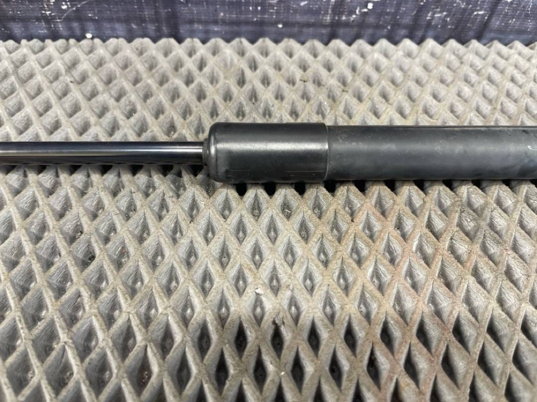 Амортизатор багажника, 553 рублей, Красноярск