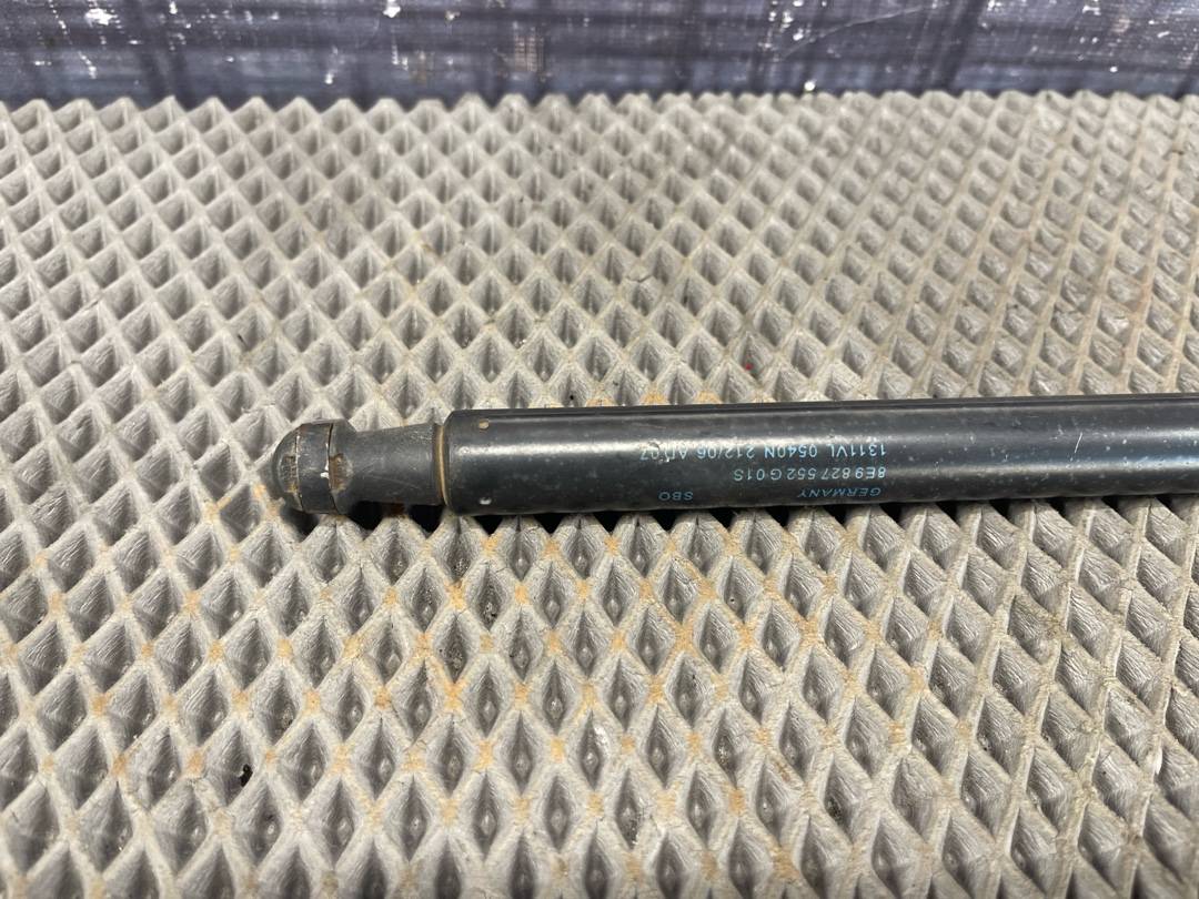 Амортизатор багажника, 553 рублей, Красноярск