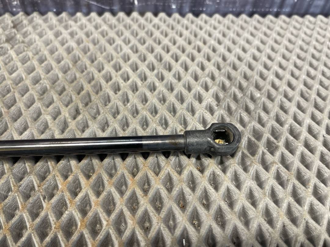 Амортизатор багажника, 553 рублей, Красноярск