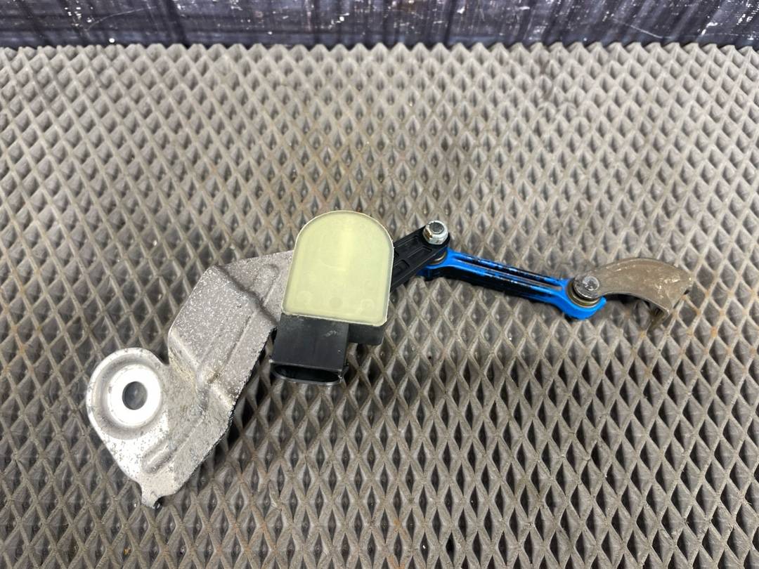 Датчик уровня подвески, 3706 рублей, Красноярск