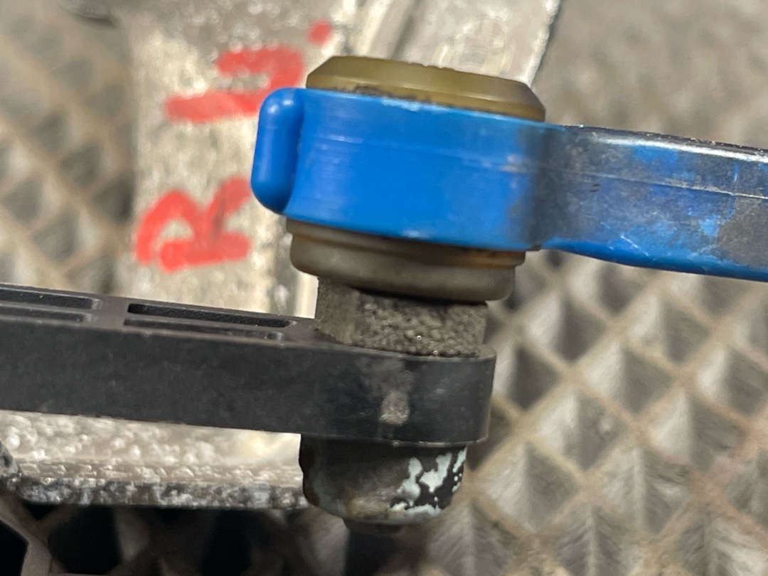 Датчик уровня подвески, 3706 рублей, Красноярск