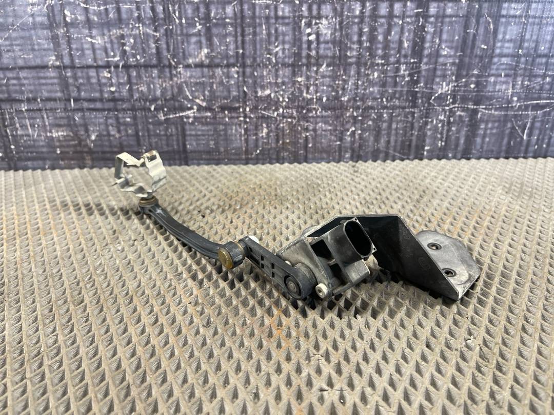 Датчик уровня подвески, 3706 рублей, Красноярск