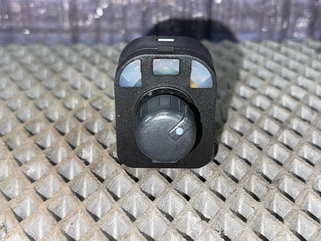 Кнопка регулировки зеркал, 1037 рублей, Красноярск