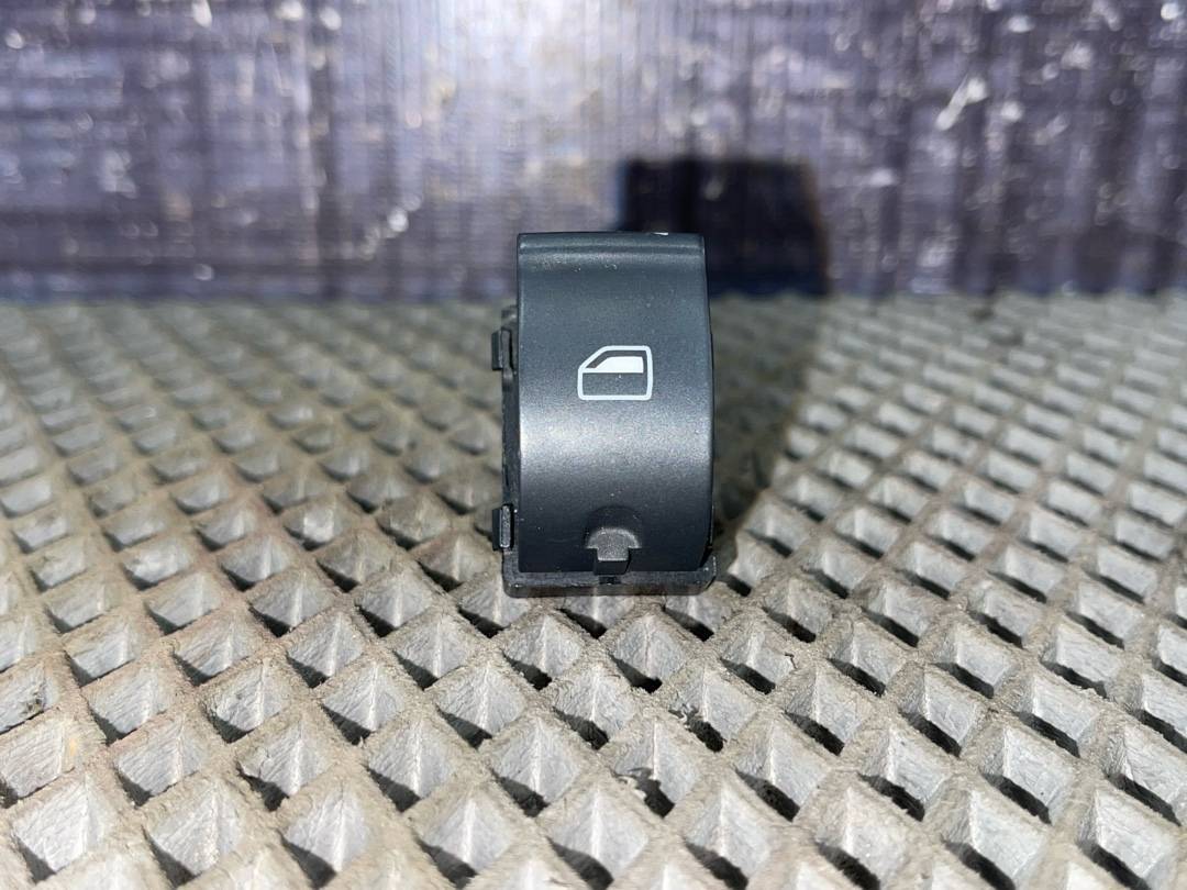 Кнопка стеклоподъемника, 485 рублей, Красноярск