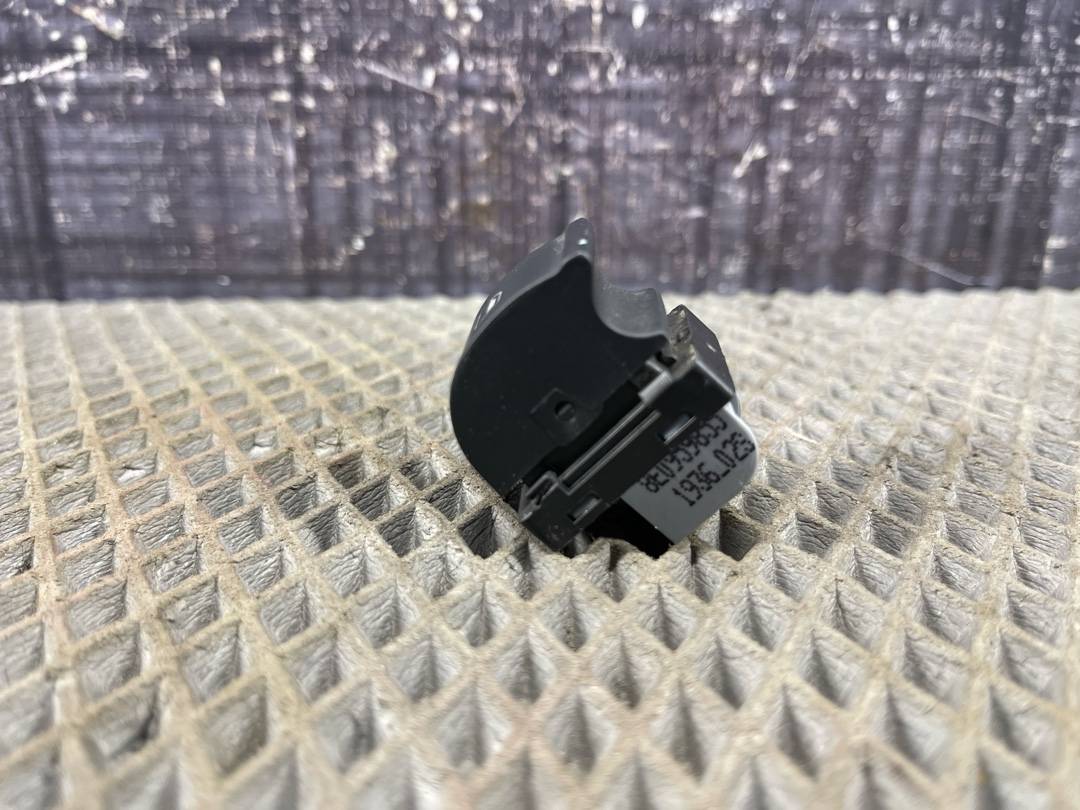 Кнопка стеклоподъемника, 485 рублей, Красноярск