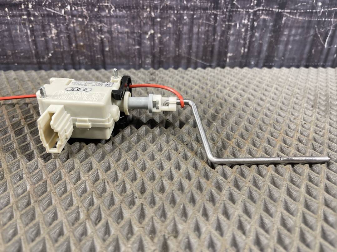 Замок лючка бензобака, 697 рублей, Красноярск