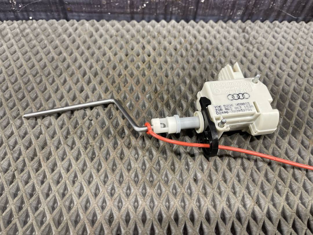 Замок лючка бензобака, 697 рублей, Красноярск