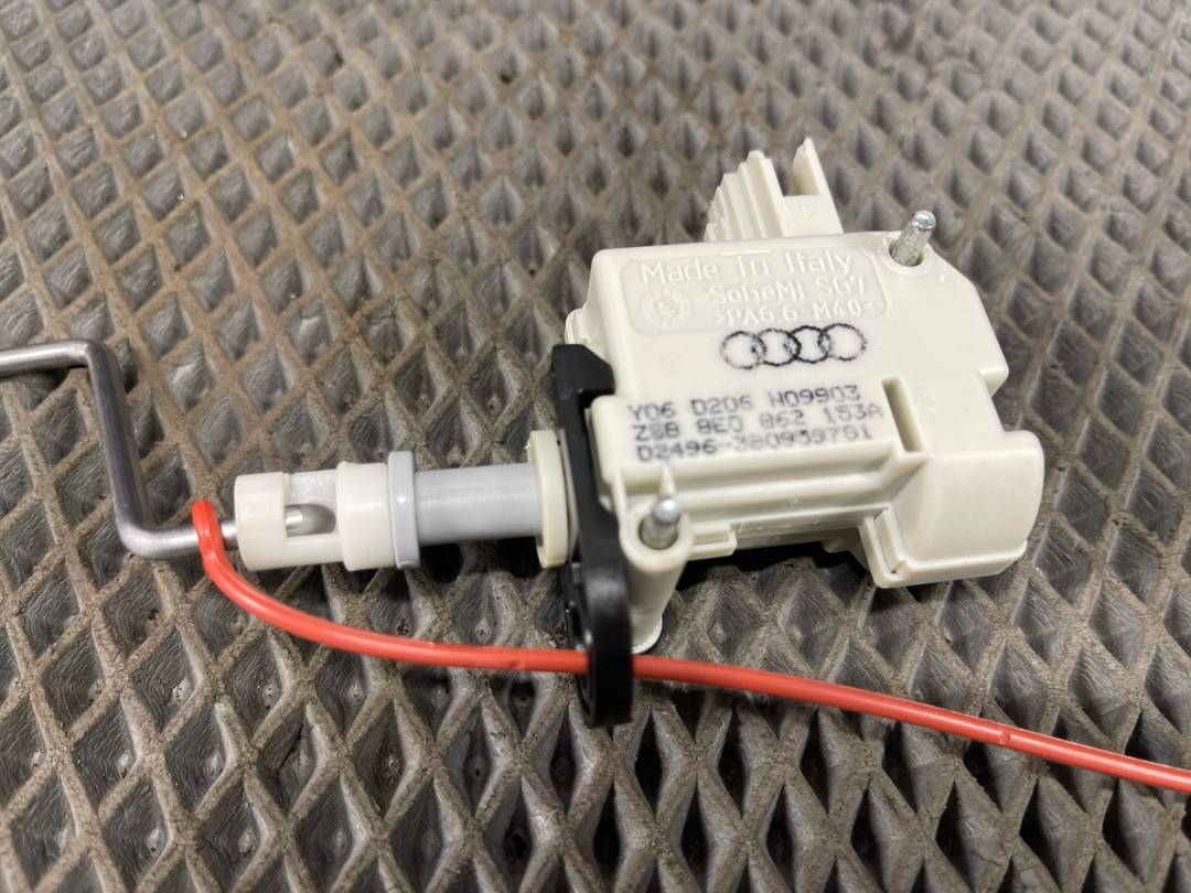 Замок лючка бензобака, 697 рублей, Красноярск