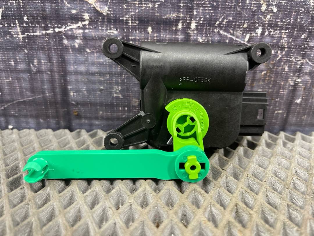 Мотор заслонки печки, 901 рублей, Красноярск