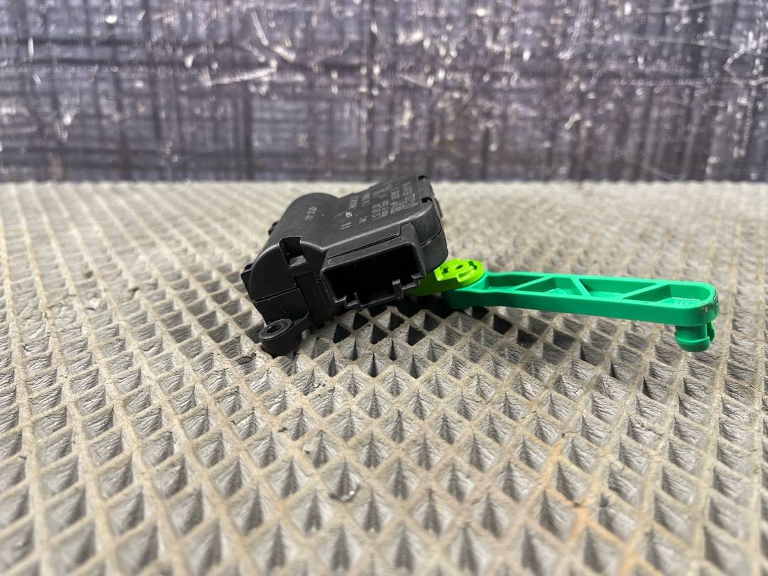 Мотор заслонки печки, 901 рублей, Красноярск