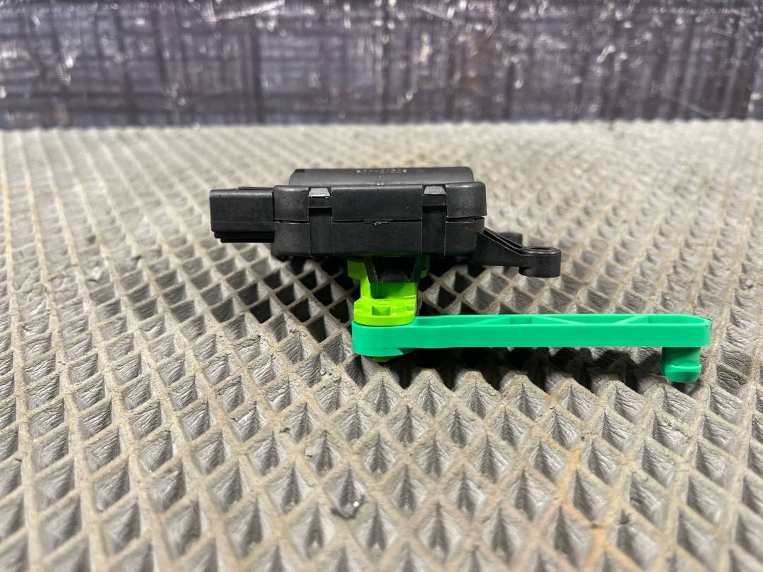 Мотор заслонки печки, 901 рублей, Красноярск