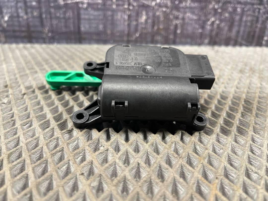 Мотор заслонки печки, 901 рублей, Красноярск