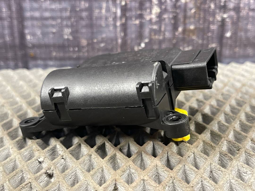 Мотор заслонки печки, 901 рублей, Красноярск