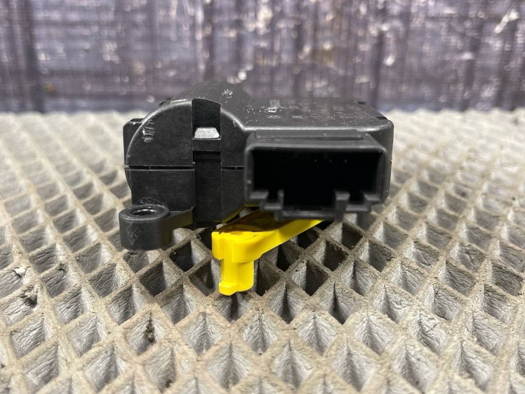 Мотор заслонки печки, 901 рублей, Красноярск