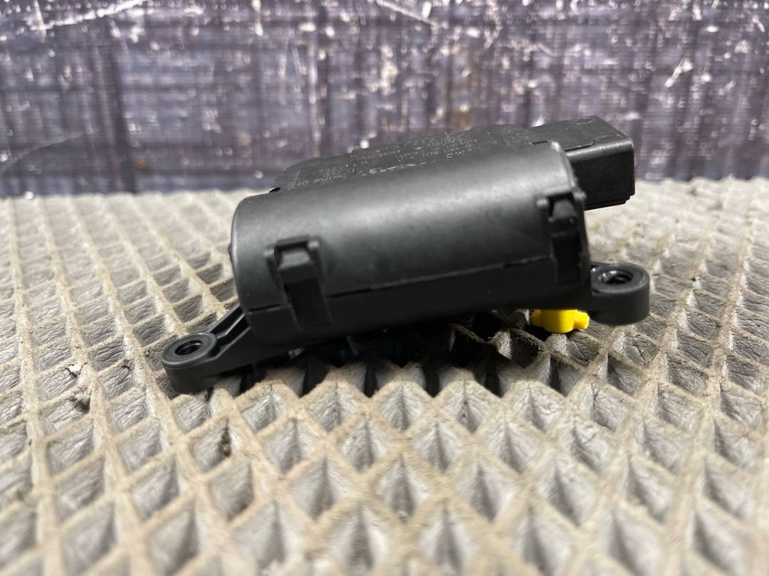 Мотор заслонки печки, 901 рублей, Красноярск