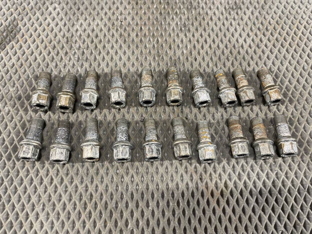 Комплект колесных болтов, 2440 рублей, Красноярск