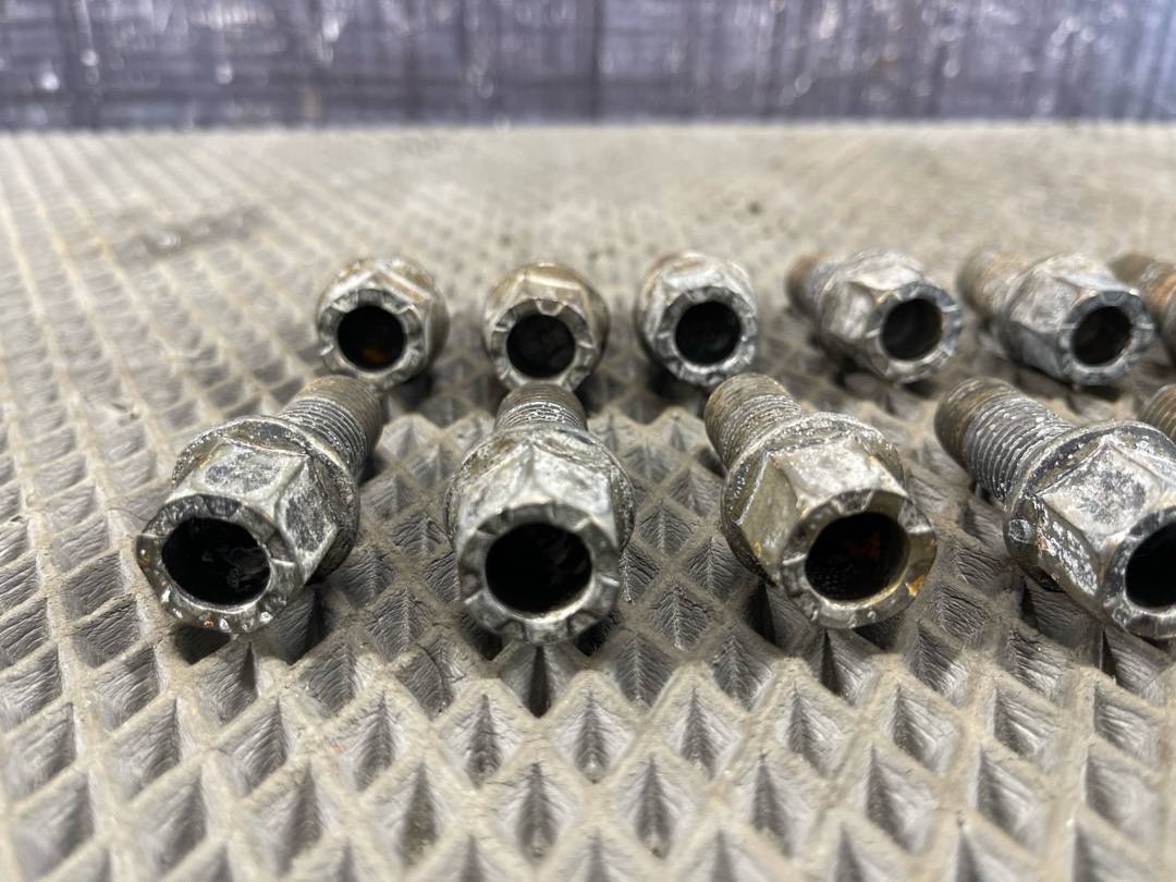 Комплект колесных болтов, 2440 рублей, Красноярск