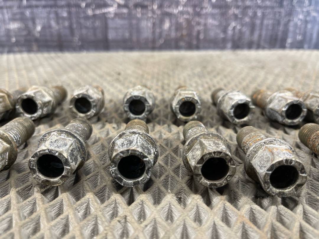 Комплект колесных болтов, 2440 рублей, Красноярск