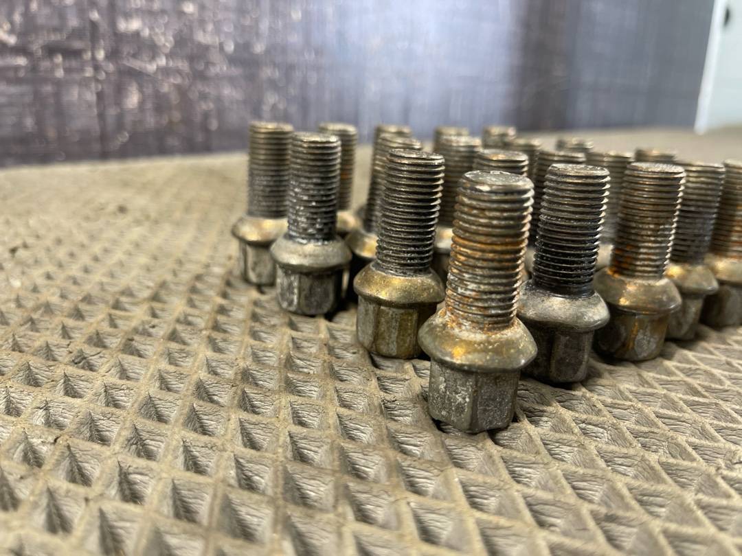 Комплект колесных болтов, 2440 рублей, Красноярск