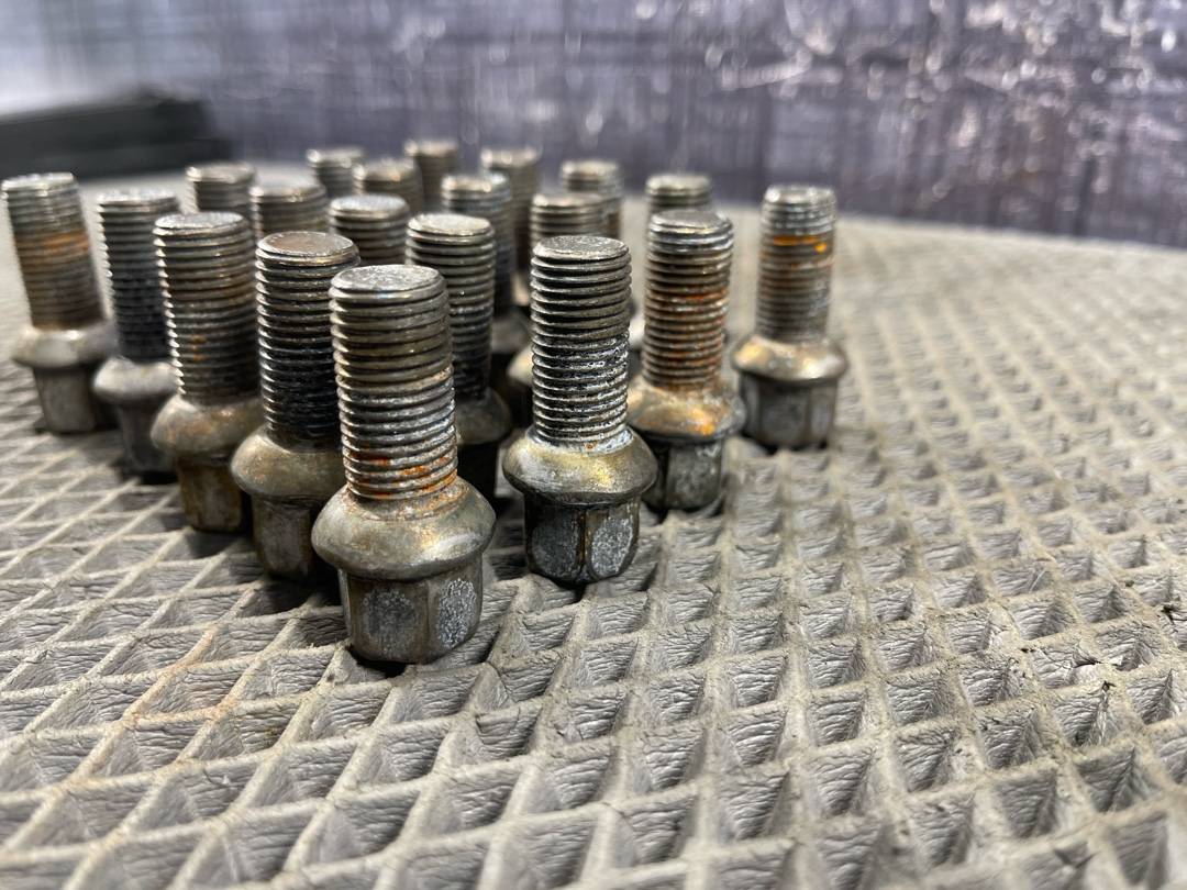 Комплект колесных болтов, 2440 рублей, Красноярск