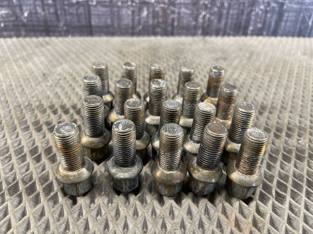 Комплект колесных болтов, 2440 рублей, Красноярск