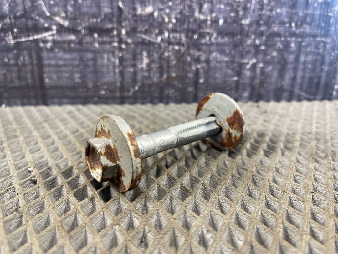 Болт развальный, 710 рублей, Красноярск