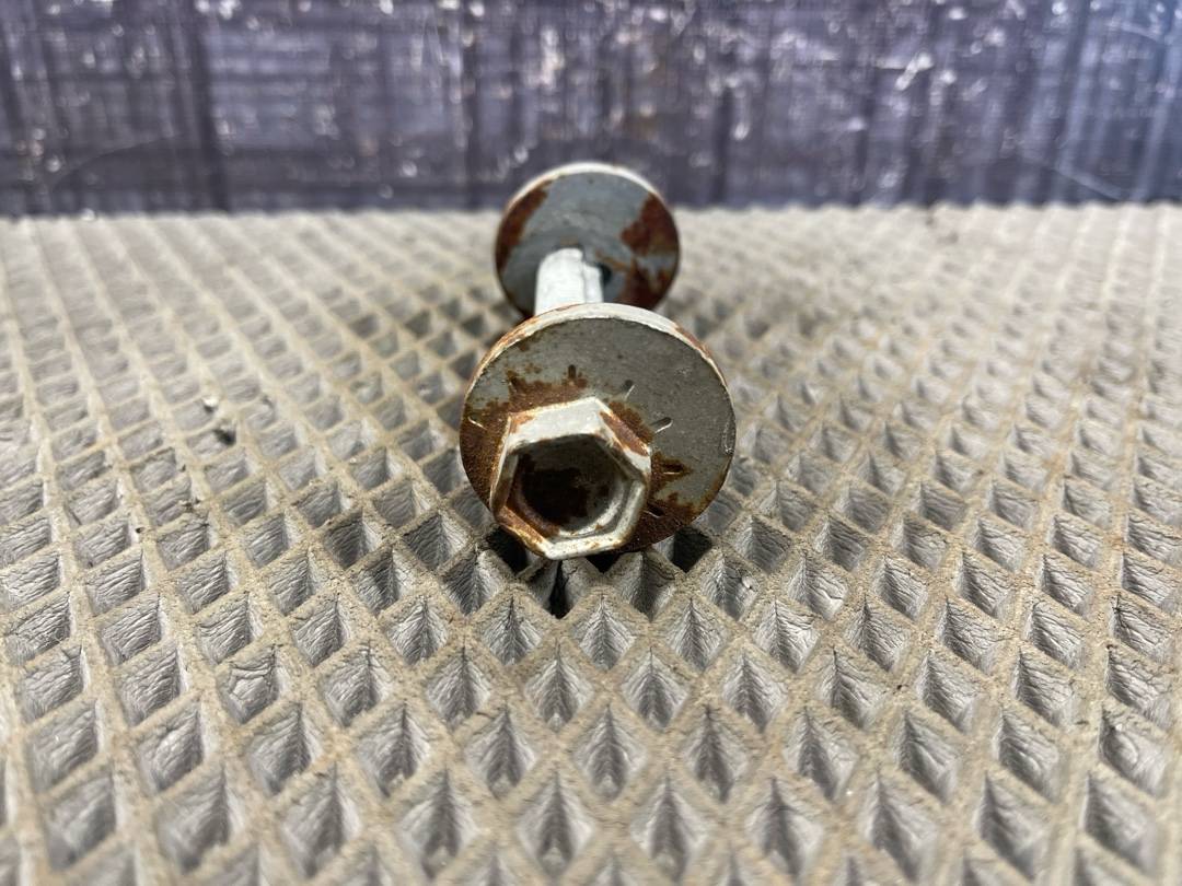 Болт развальный, 710 рублей, Красноярск