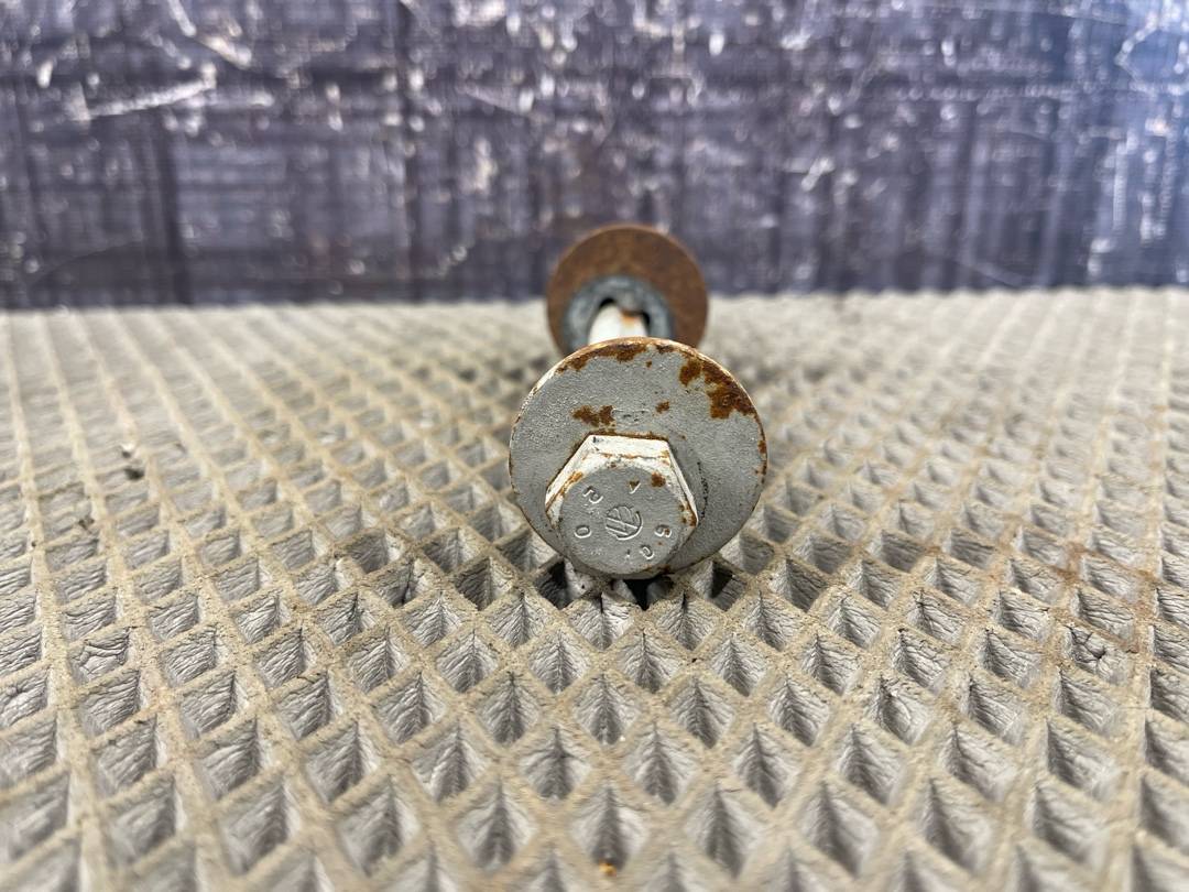 Болт развальный, 710 рублей, Красноярск