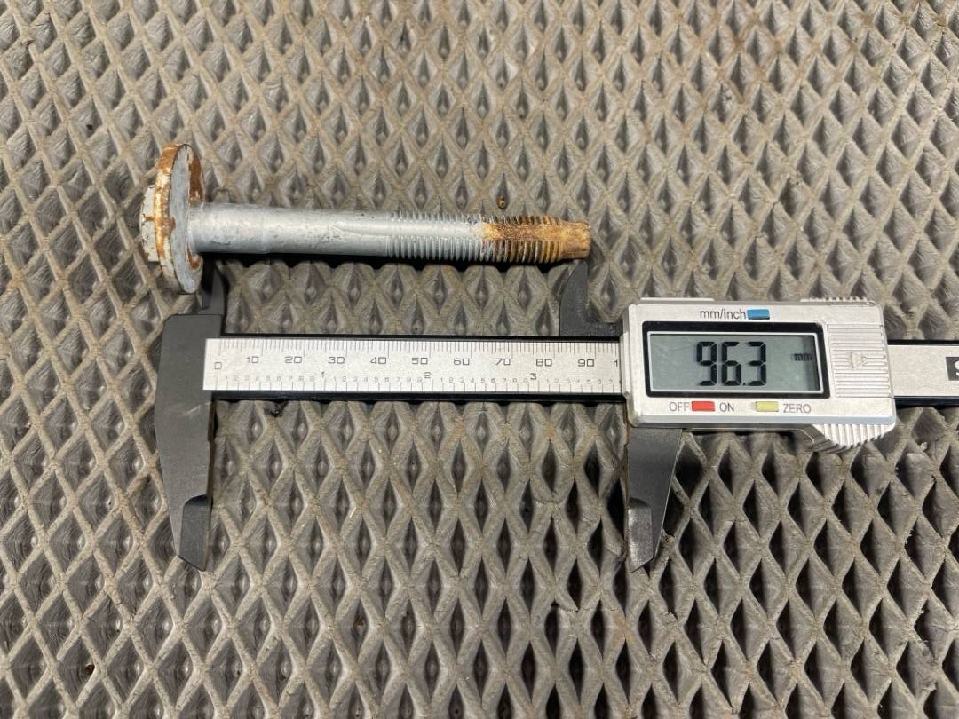 Болт развальный, 710 рублей, Красноярск